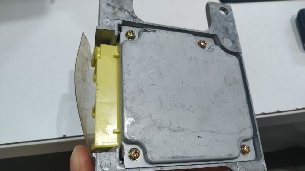 Mitsubishi Pajero airbag sensor