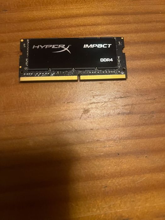 Memória RAM HyperX Impact 16GB DDR4 2400MHz (100€)   //OU//   2×16GB (32GB) (200€)