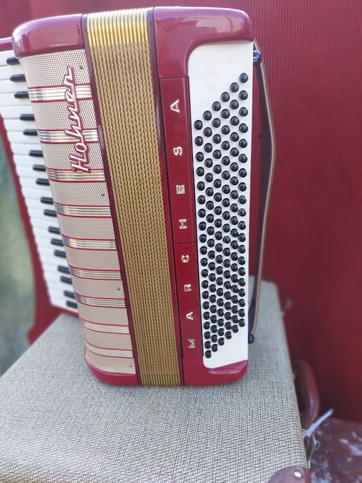 Hohner Marchesa fortepianowy 120 basow 
Model: Marchesa
Typ: Akordeon