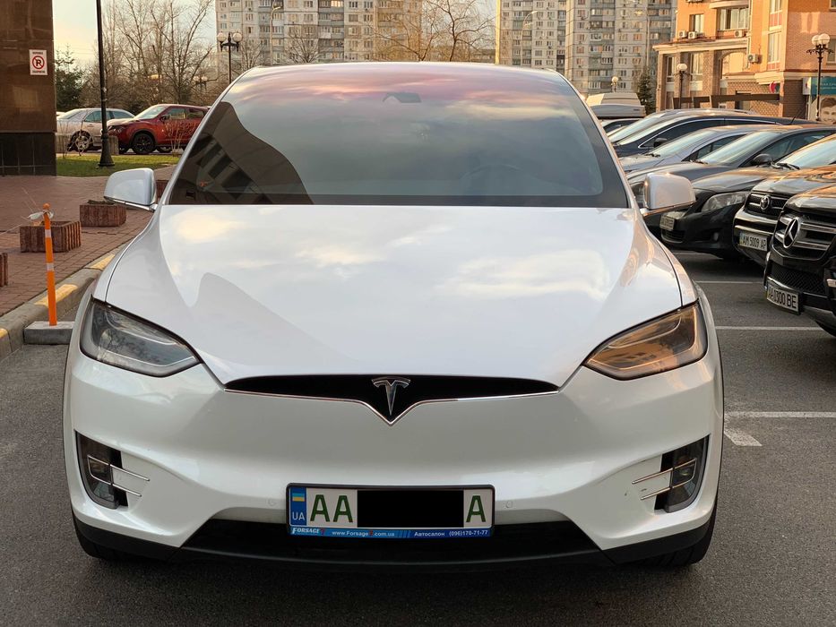 продам Tesla MODEL X 90D целая!
