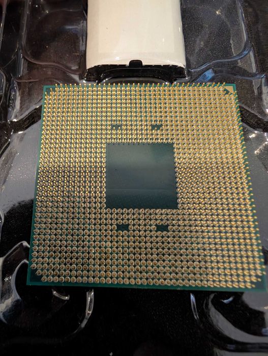 AMD Ryzen 5 5600x (Caixa Original e Cooler Stock)