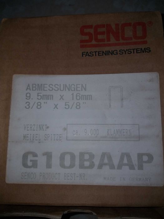 Скоба металева та заготовки з дерева