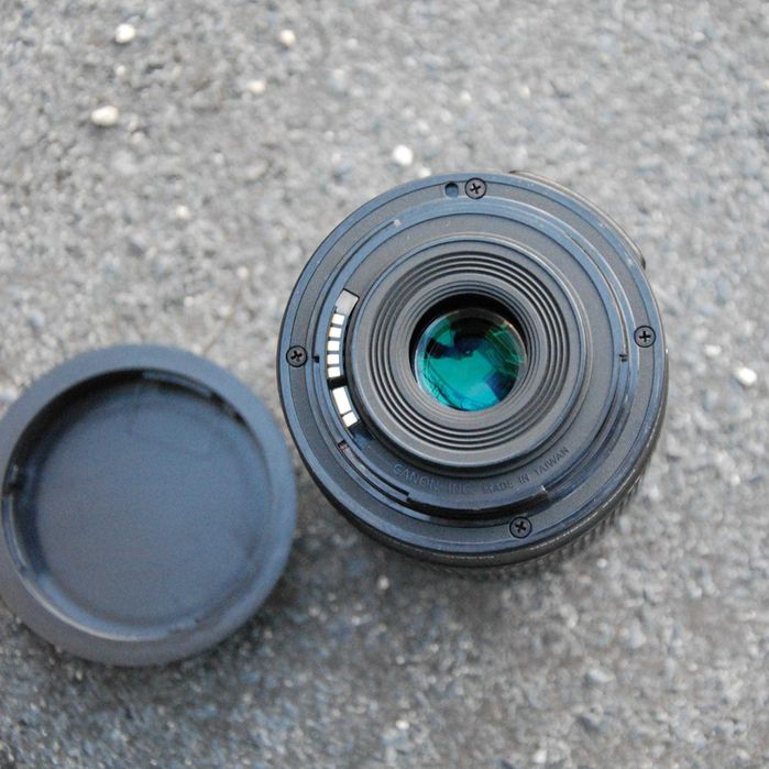 Дзеркальний кроп об'єктив Canon EF-S Lens 18-55mm 1:3.5-5.6 IS STM