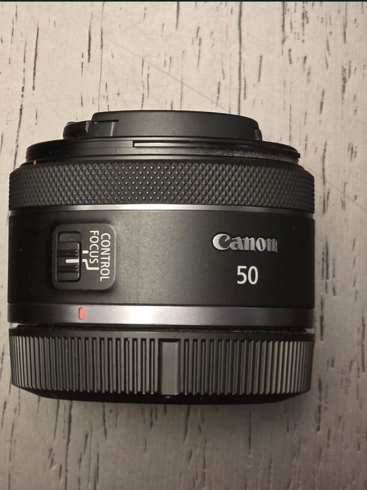 Lente Canon RF 50 1.8 STM como nova - com caixa