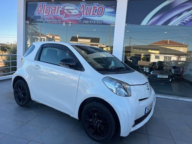 Toyota iQ 1.0 VVT-i 2 MultiDrive EP