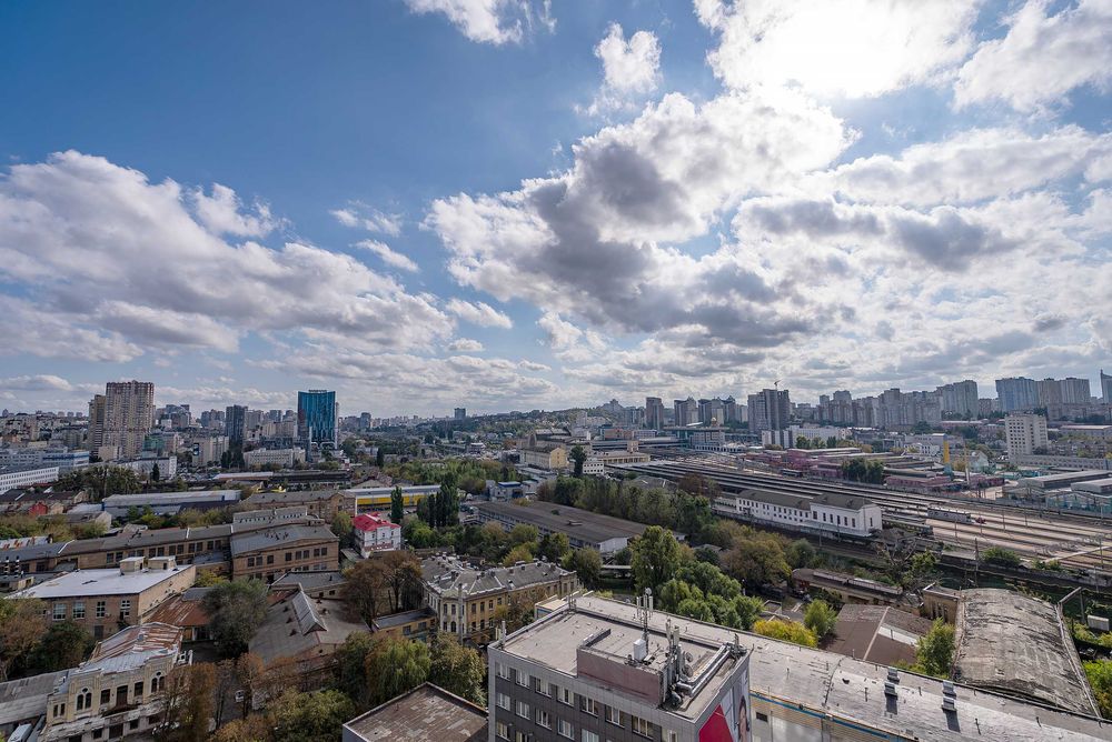 ЖК Victory (Перемоги центр КПІ вокзал Охматдит Ярославів град) паркінг