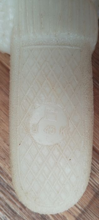 Продам  фигурки, Киндеры пчелки, миньены.