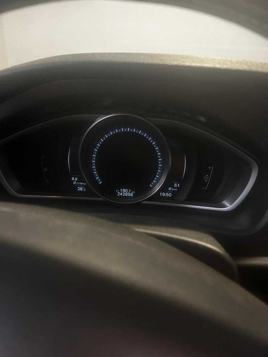 Volvo V40 R desegin — photo 4
