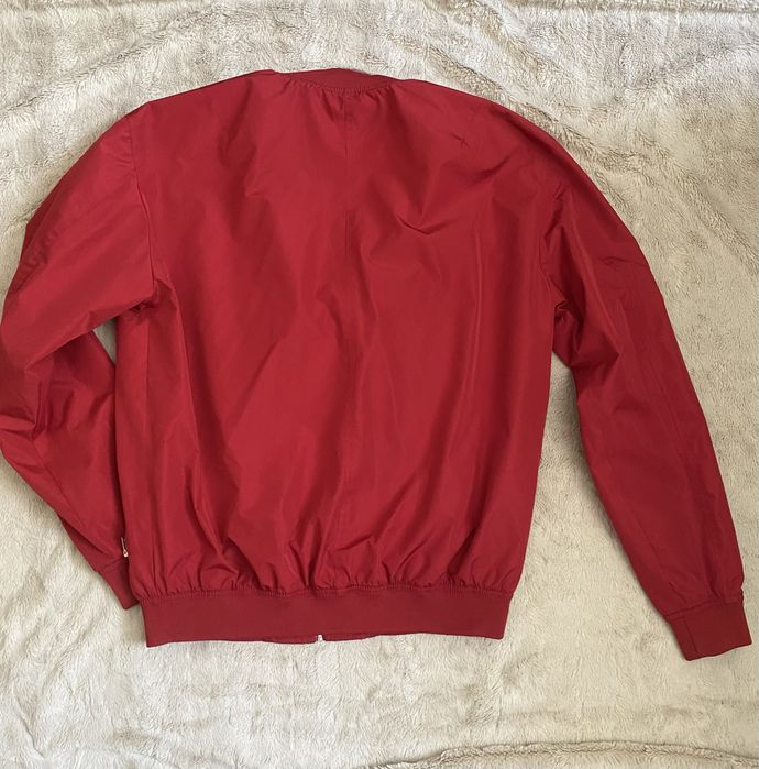 Червоний бомбер Nasa від Pull&Bear