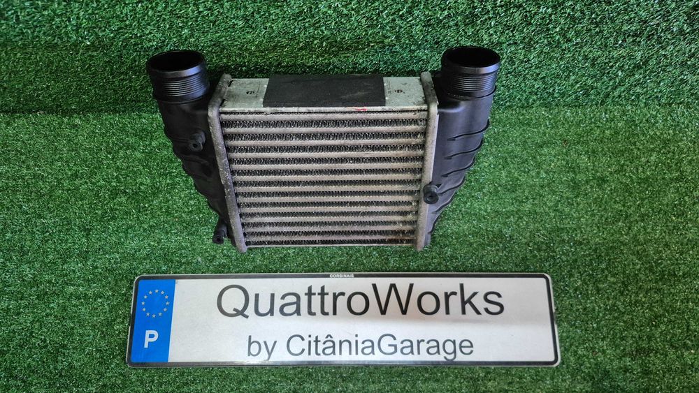Intercooler Original Audi A4 B6 B7 8E 1.8T 1.9 TDI 2.0 TDI Ref. 8E0145806M em excelente estado