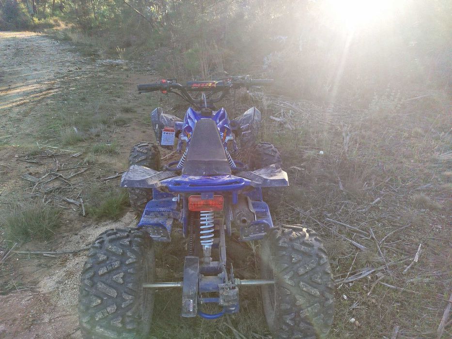 Vendo moto 4 criança
