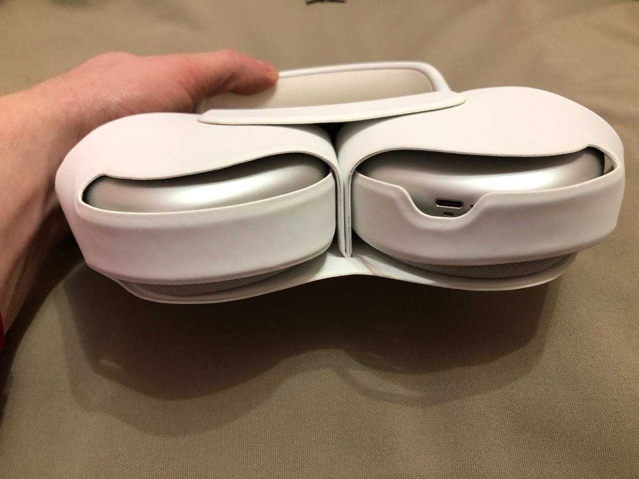 Продам свої оригінальні Apple Airpods Max silver a2096 Навушники
