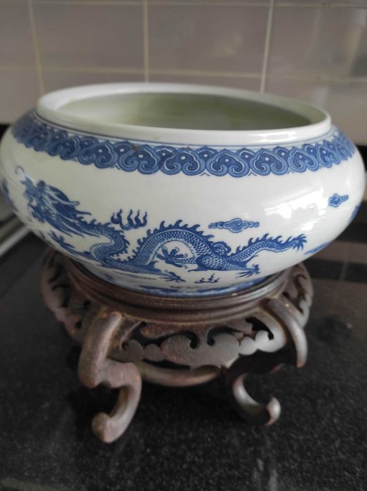 Vaso circular dragões cerâmica oriental com suporte