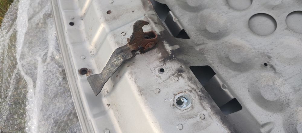 Продам капот зафіра б