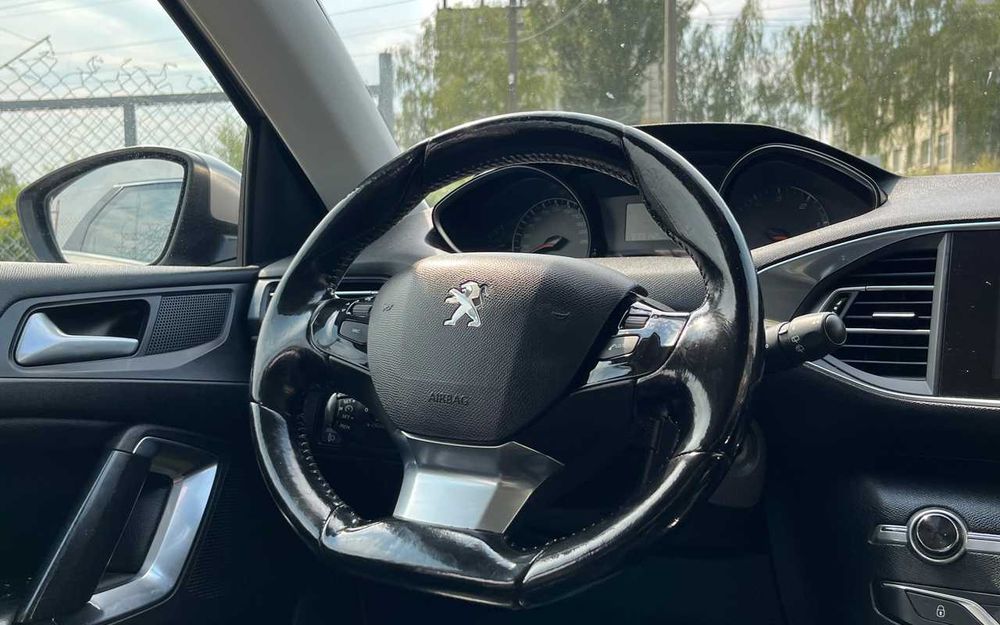Peugeot 308 2015