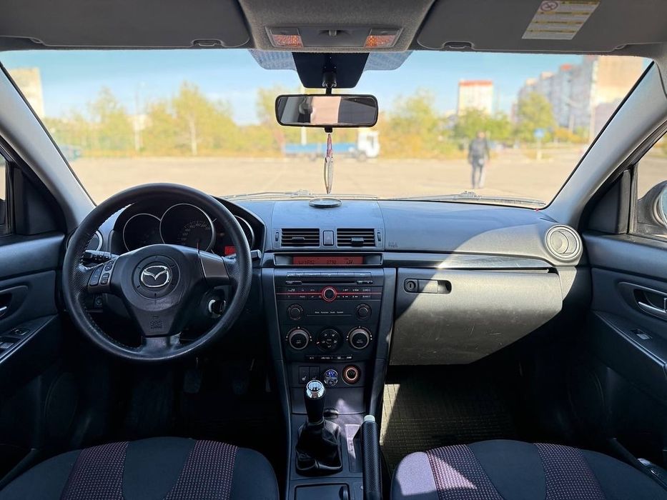 Продам Мазда 3 1.6