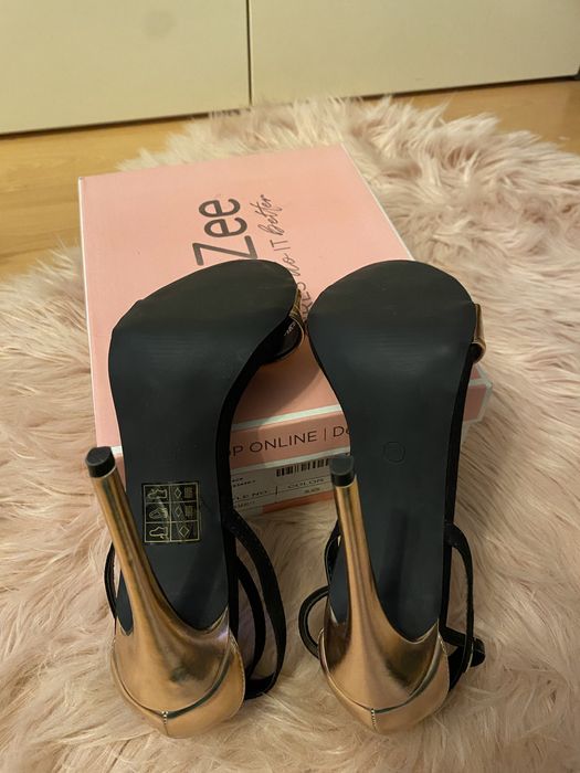 Buty na obcasie /  szpilki / sandaly  DeeZee NOWE