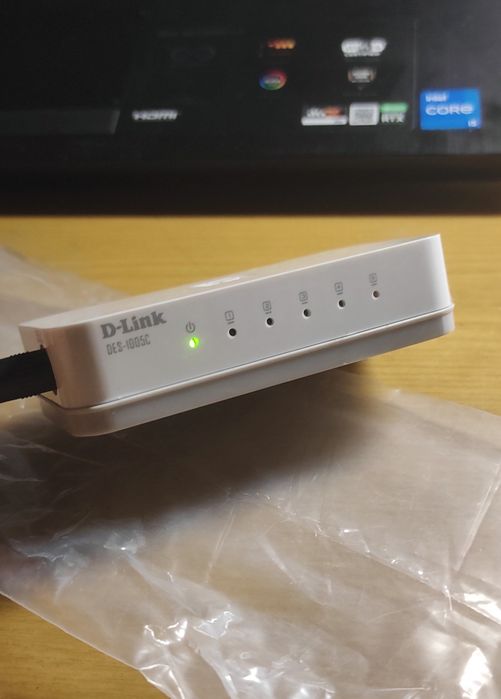Комутатор D-Link DES-1005C/B1A 5xFE, некерований White, новий