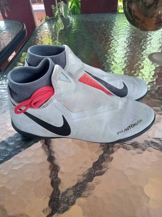 Buty sportowe firmy Nike rozmiar 39 z skarpetą stan bardzo dobry