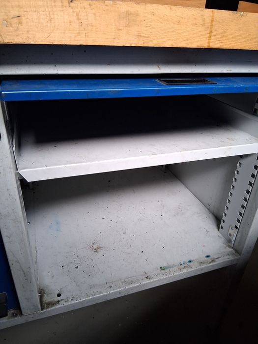 Bancada de trabalho com torno