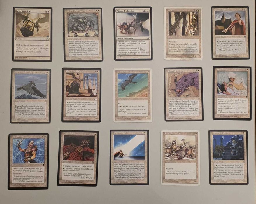 Lot of 67 Magic: The Gathering cards in Portuguese