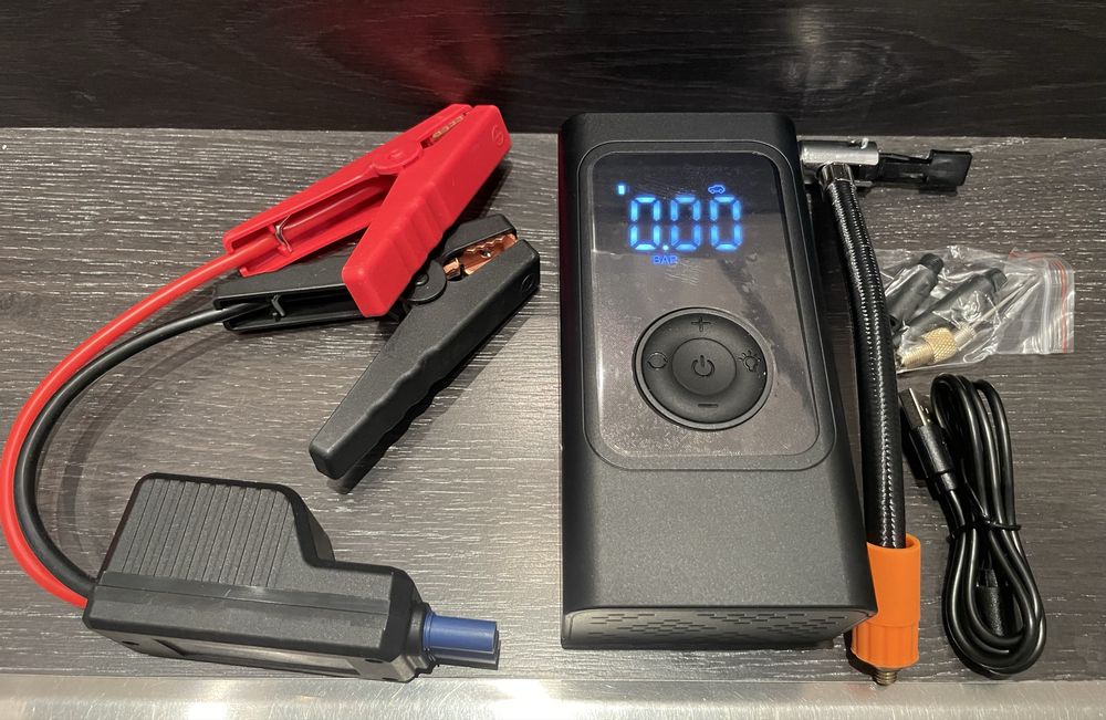 Arrancador de Bateria com compressor de ar, Carregamento Usb e Usb-c , lanterna normal, SOS /Polícia
