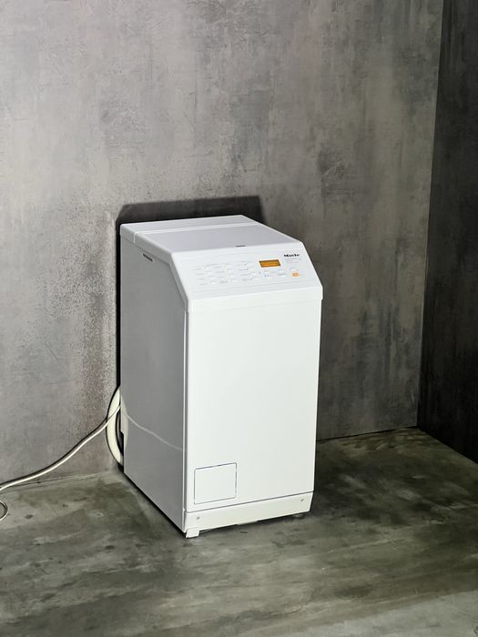Стиральная машина 45 см Miele W 647 F состояние идеал пральна машина