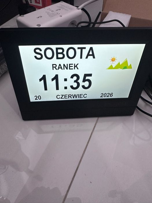Zegar z kalendarzem