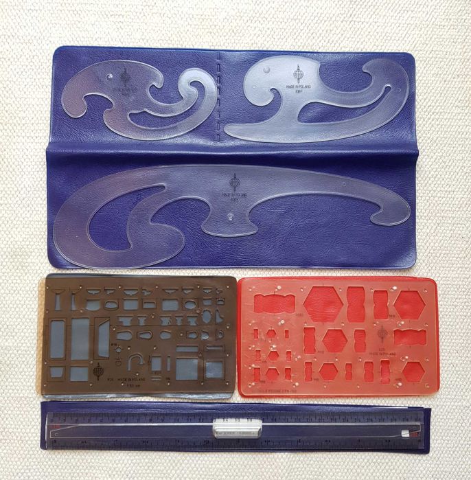 Skala przybory kreślarskie krzywik, szablon, linijka  PRL