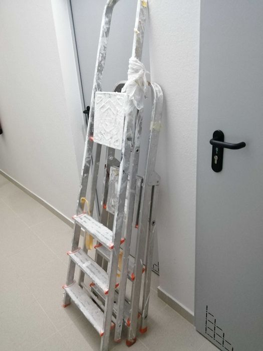 2 escadotes multiusos em alúminio usados mas em muito bom estado*