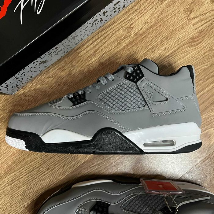 Sapatilhas Jordan 4 Tam. 45