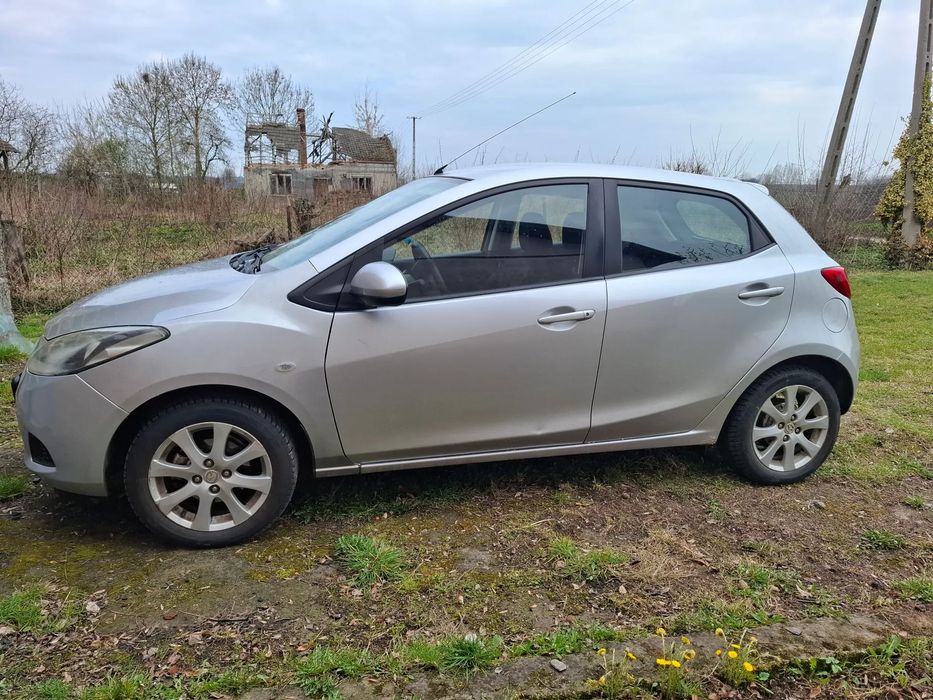Mazda 2 Mazda 2, poj. 1.3, 55kW - dwa komplety opon, webasto