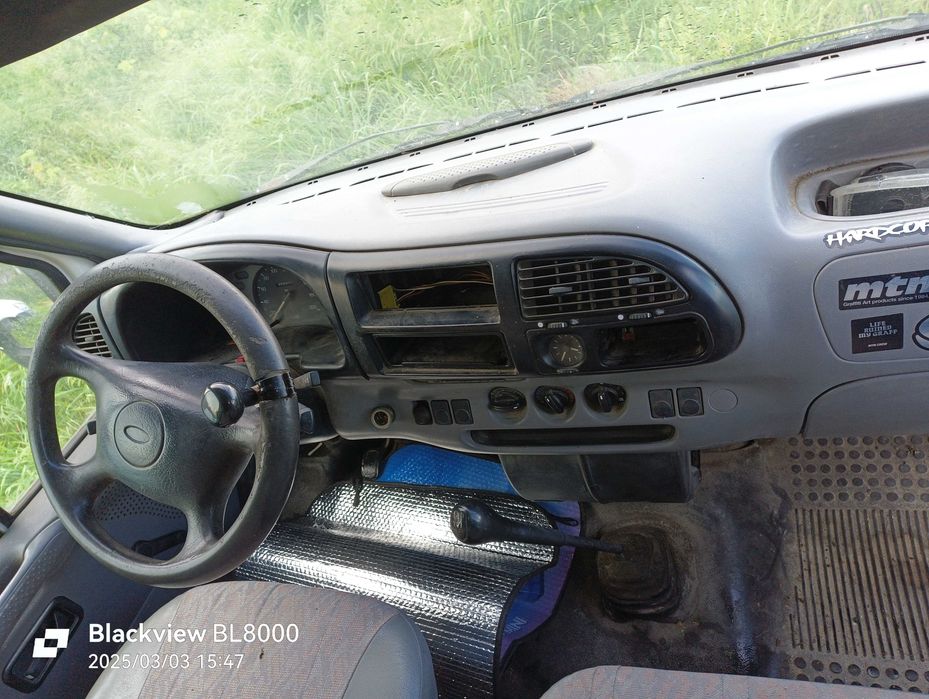 Carrinha Ford Transit teto alto
