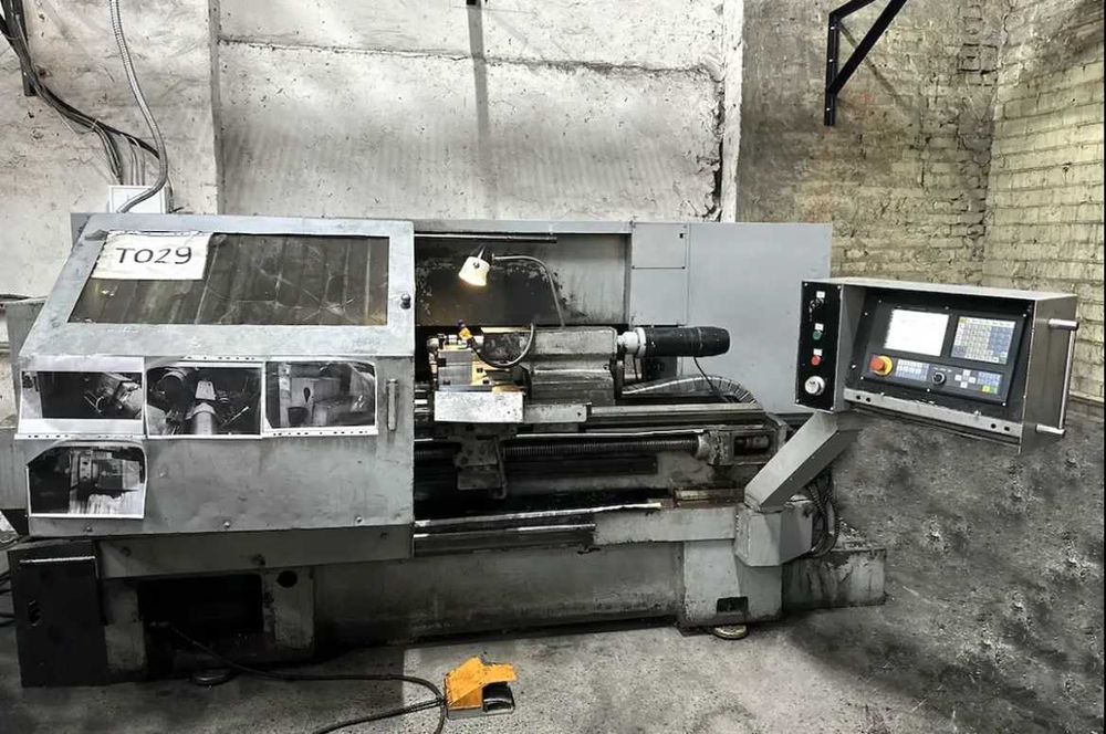 Токарний верстат з ЧПК / Токарный станок с ЧПУ 16А20