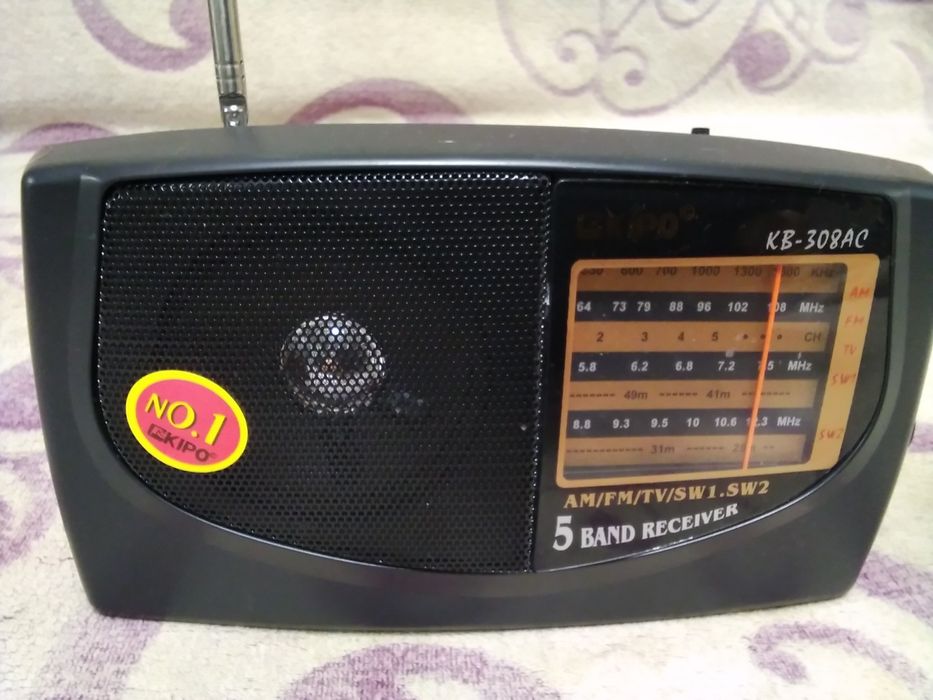 Радиоприемник KIPO на аккумуляторах