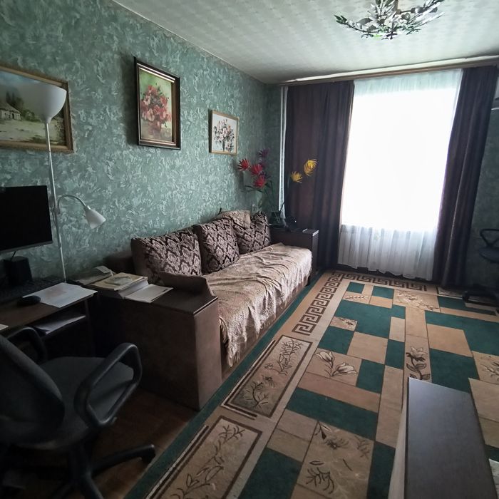 Продаж двокімнатної на Героїв Десантників