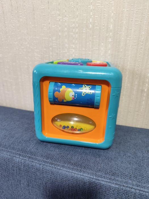 Развивающий кубик.