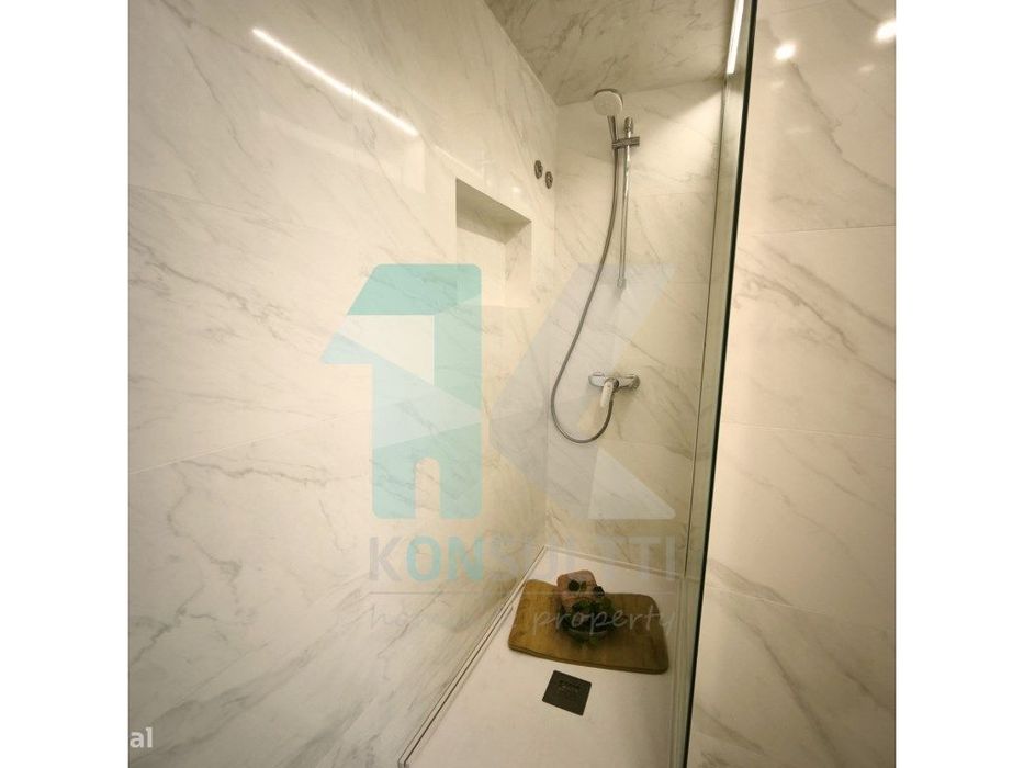 Apartamento T3 com varanda totalmente renovado e vista para o Monsa...
