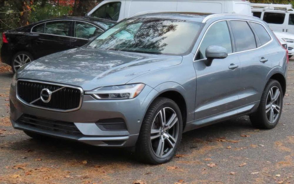 Volvo XC60 T6 Momentum      2019