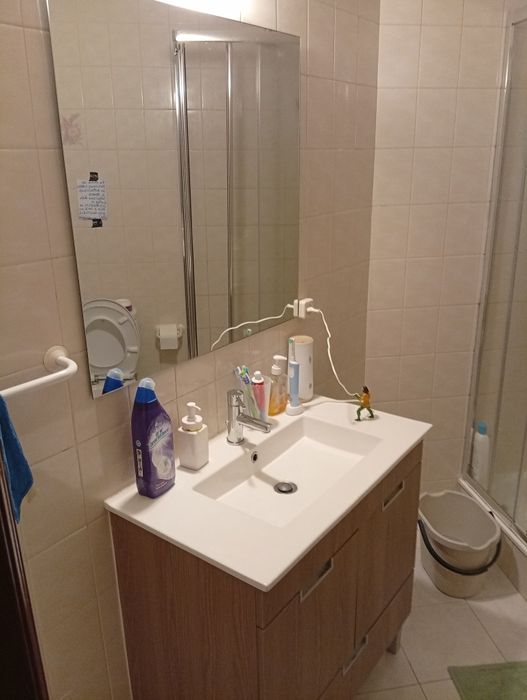 Quarto pra arrendar.