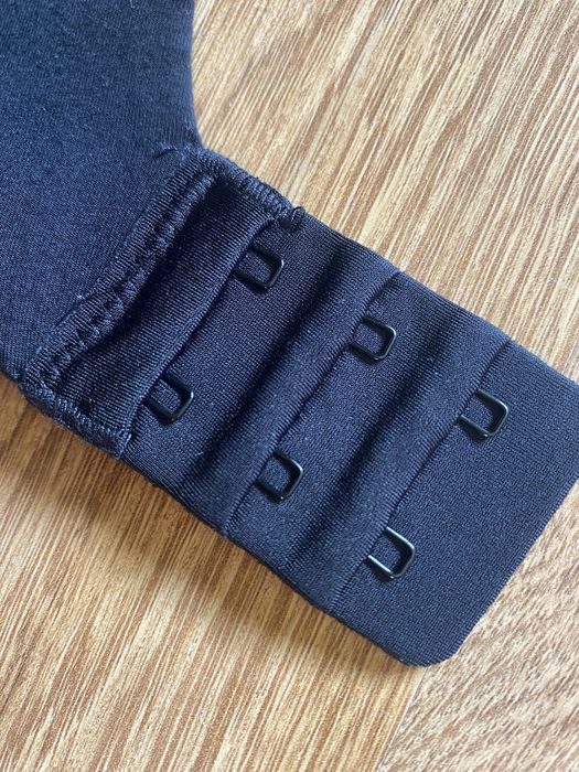 Biustonosz na fiszbinach 85D/E czarny