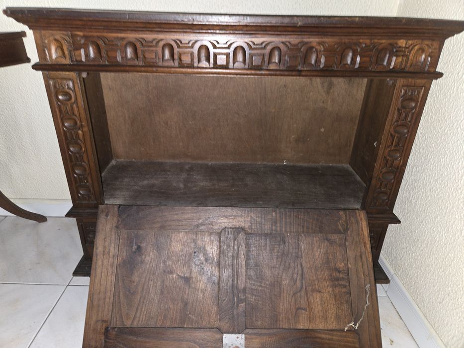 Sapateira de madeira