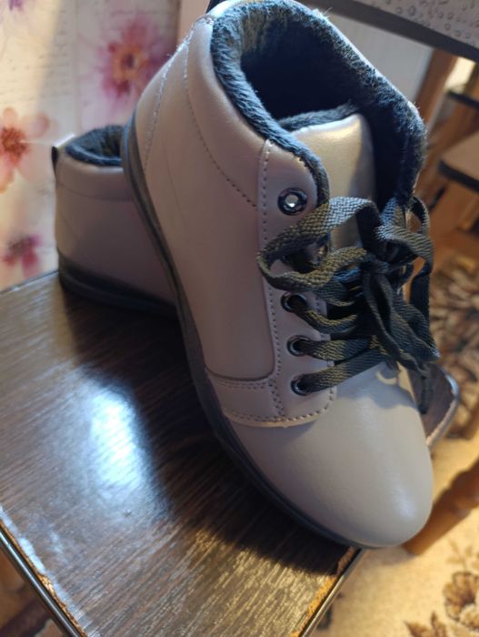 Продам шкіряні чоловічі черевики