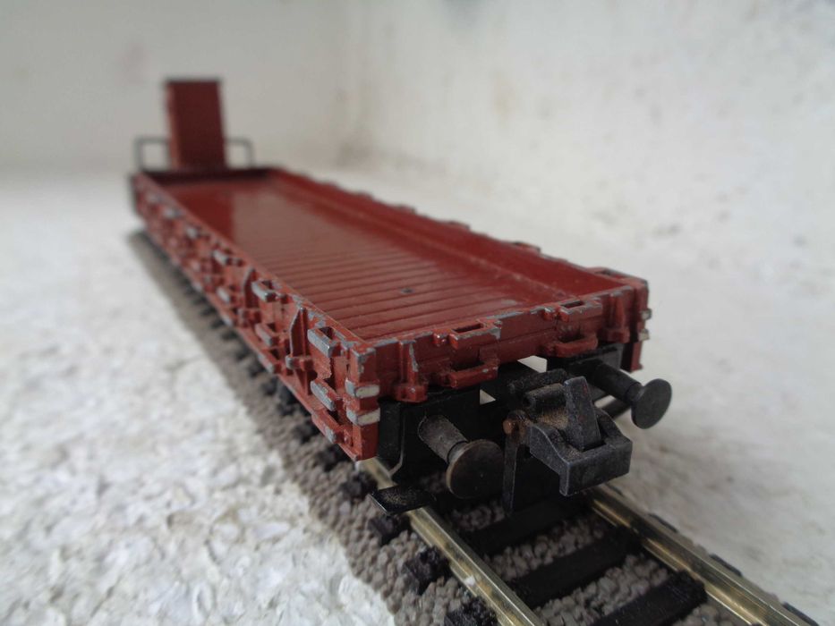 1:87 LIMA Vagão de mercadorias caixa aberta e guarita