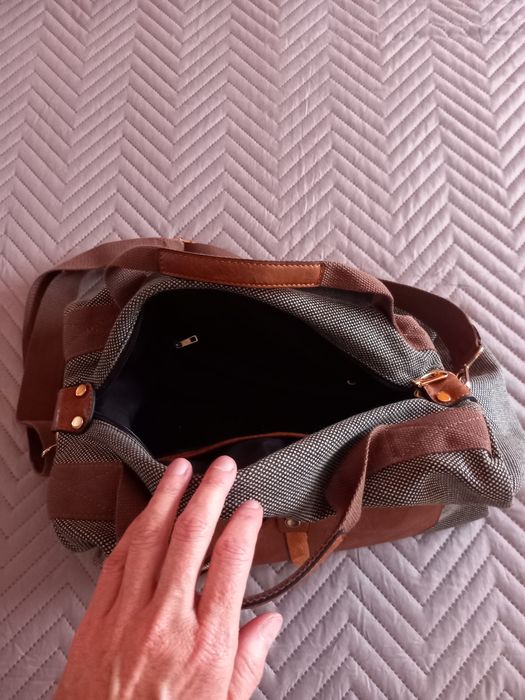 Saco de senhora a tiracolo