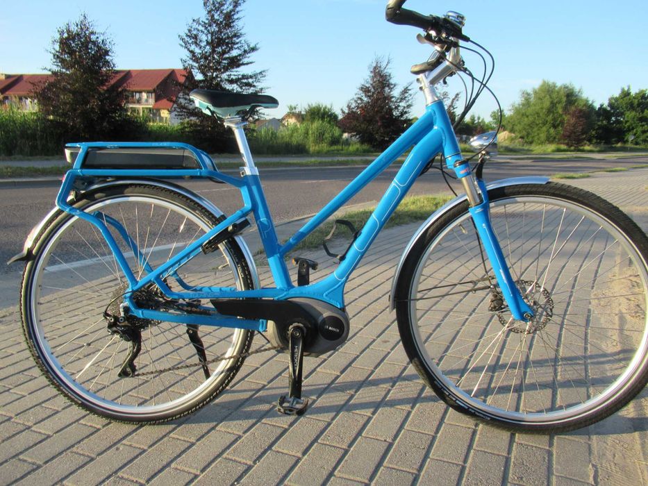 Śliczny rower elektryczny Cube  koła 28 silnik Bosch