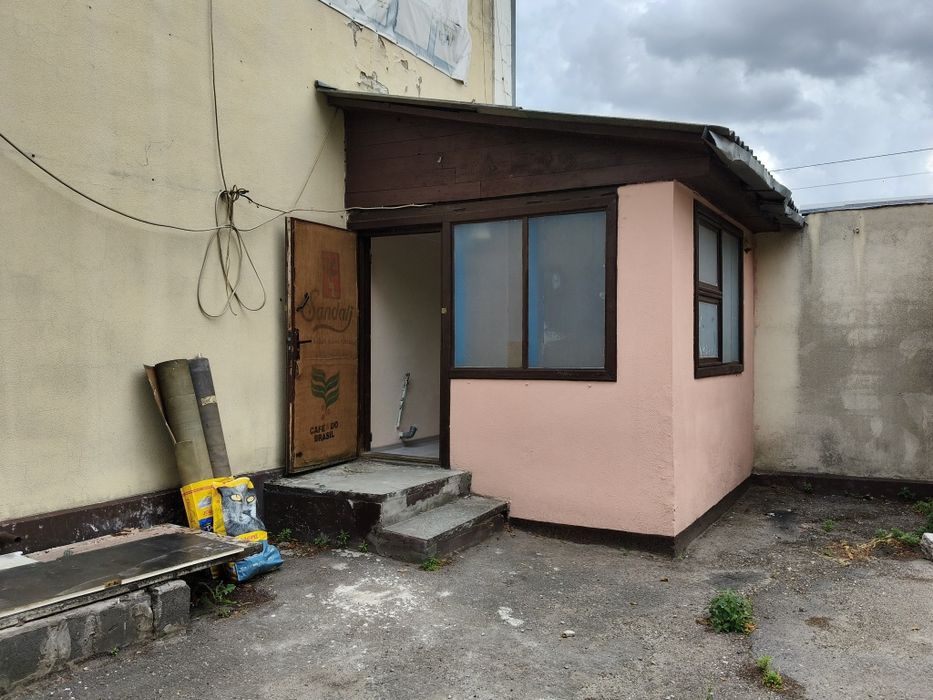 Продаж 6 метрів, окремий вхід під майстерню, кавярню