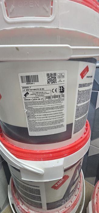 Tynk elewacyjny kabe biały