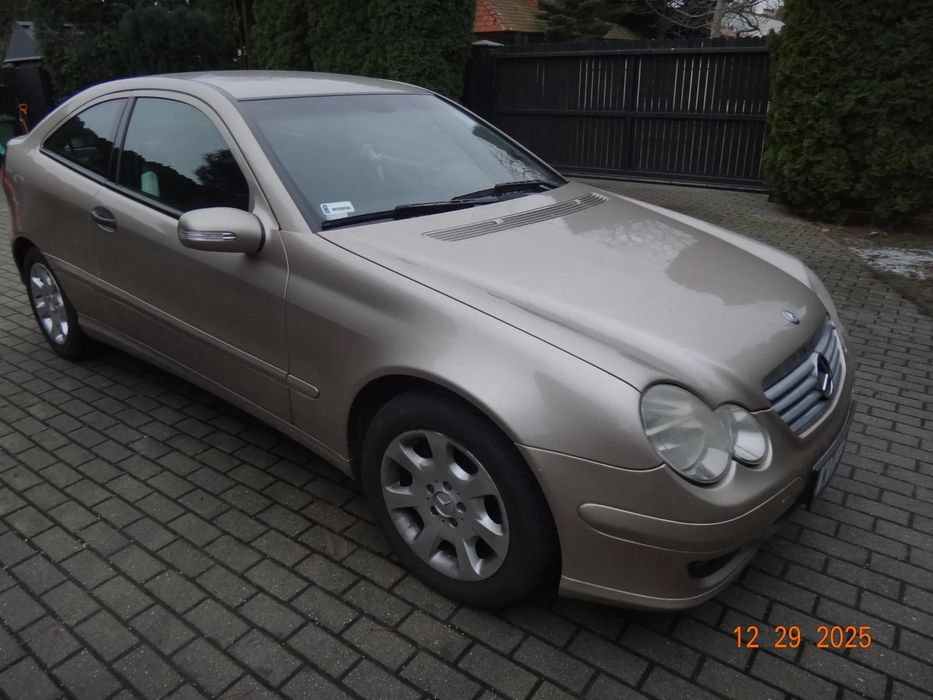 Mercedes-Benz Klasa C Ładny Mercedes Salon Polska