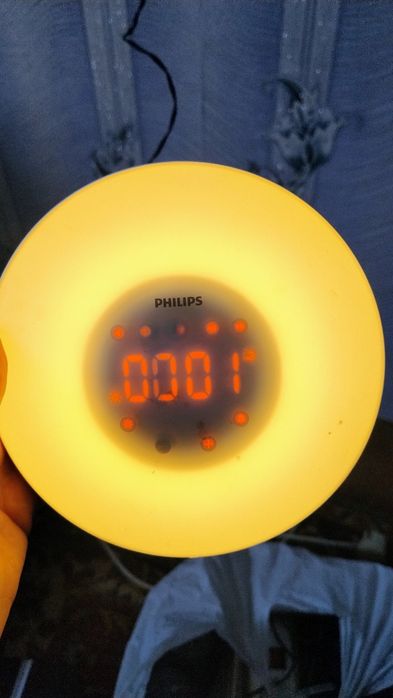 Настільний будильник з годинником Philips HF3505